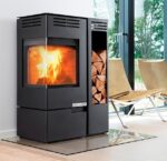 Houtkachel Aduro 12 met houtopslag